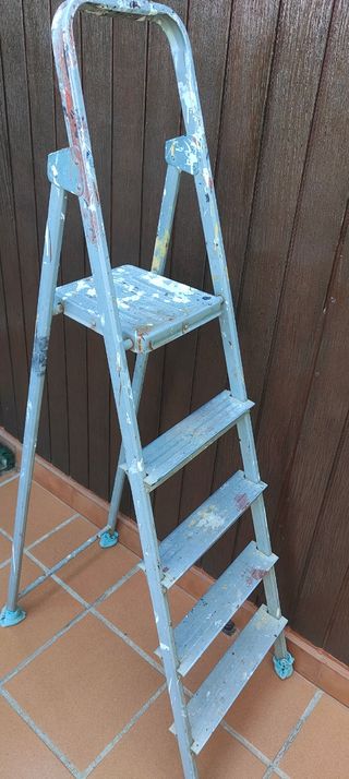 Escalera tijera aluminio 1,60m con 5 peldaños