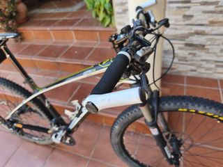 Bicicleta KTM Aera Pro Carbono 27.5