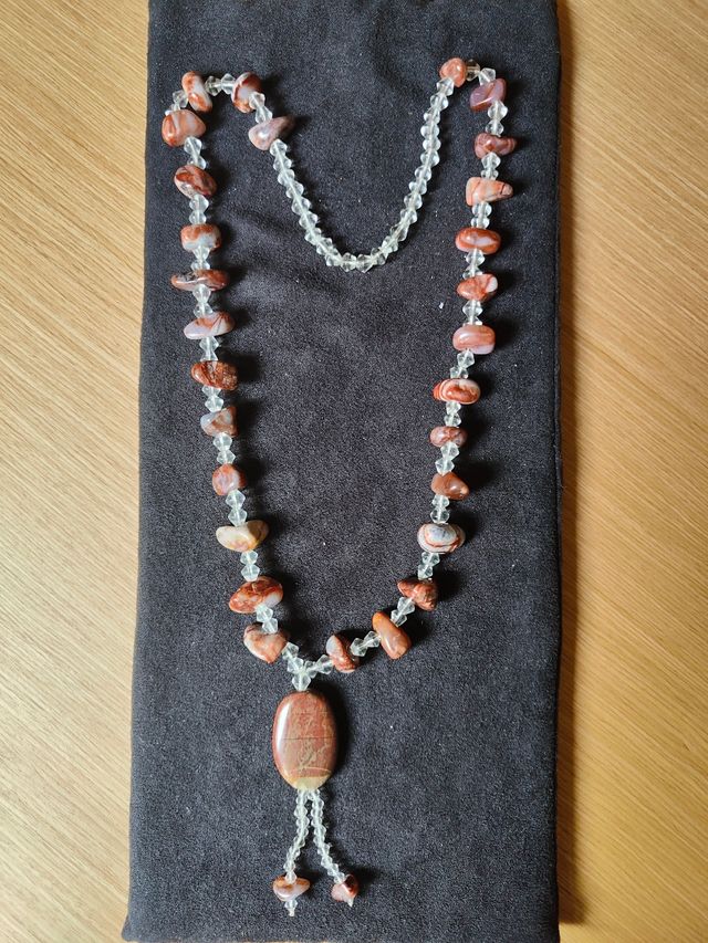 Collar piedras marrones y blancas