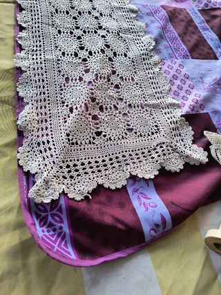 Centrotavola all'uncinetto beige