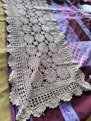 Centrotavola all'uncinetto beige