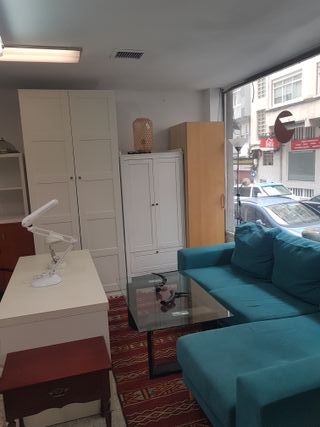Tienda de segunda mano .Decoración, muebles, cosas