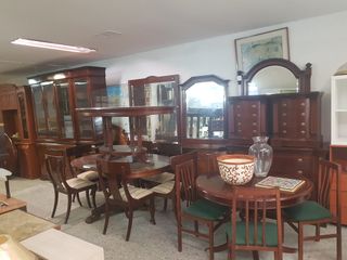 Tienda de segunda mano .Decoración, muebles, cosas