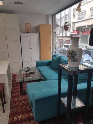 Tienda de segunda mano .Decoración, muebles, cosas