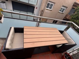 Mesa exterior mimbre marrón