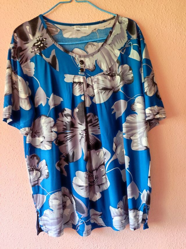 Blusa estampada azul - talla L etiqueta pone M/L