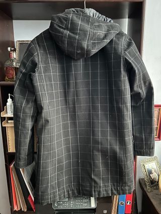 Parka Negra y Gris a Cuadros