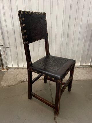 4 sillas antiguas de cuero