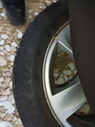 Llantas 16" con neumáticos  . Las 4 