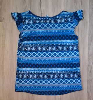 Camiseta azul estampada