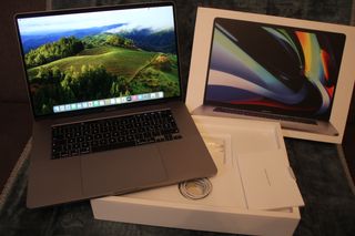 MacBook Pro 16" TouchBar Gris Espacial