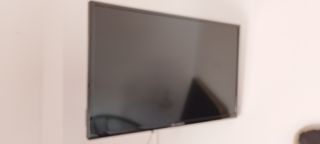 TV SCHONTECH 32" negra
