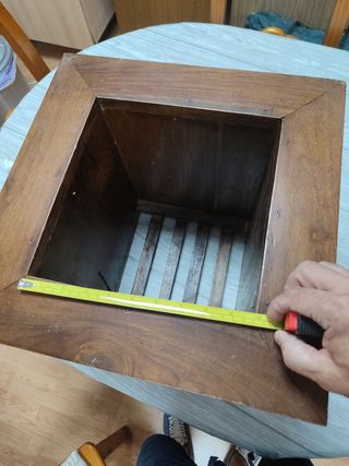 Macetero madera tallada