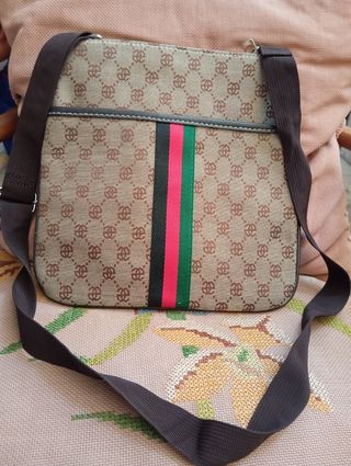 Bolso bandolera beige y marrón