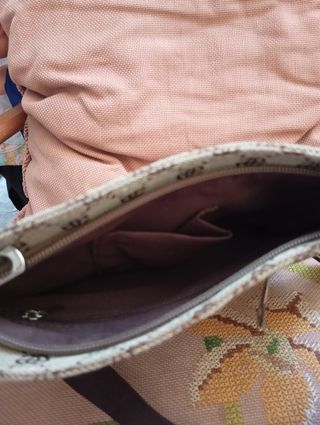 Bolso bandolera beige y marrón