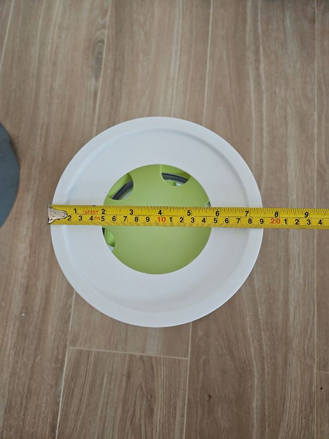 Comedero interactivo para gato