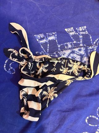 Costume da bagno bikini a righe taglia tra S e M