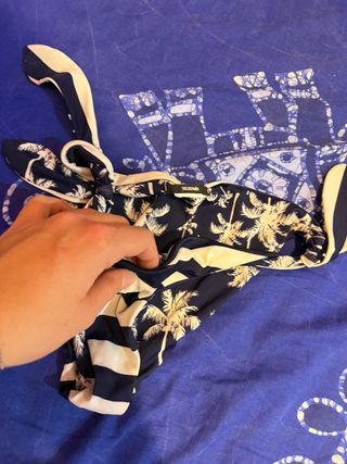Costume da bagno bikini a righe taglia tra S e M