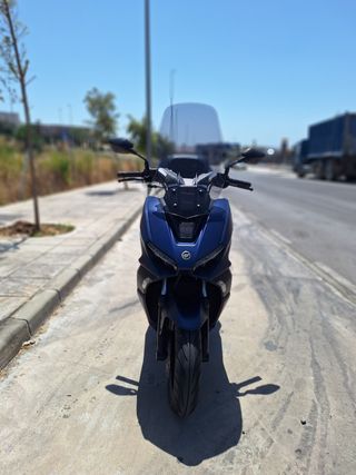 Keeway Vieste 300 - Scooter  Nov -2022, 9500-km