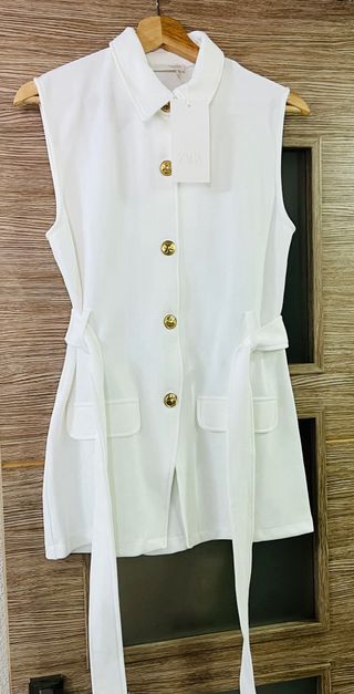 Chaleco blanco Zara cinturon