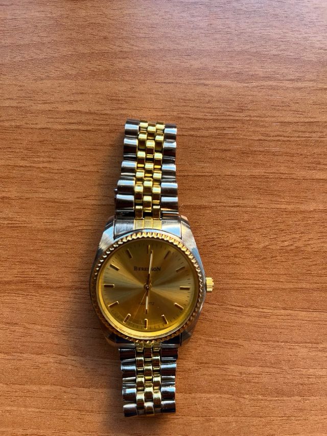 Reloj Berenson Quartz dorado y plateado