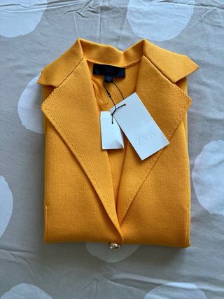 Chaleco Zara amarillo talla M