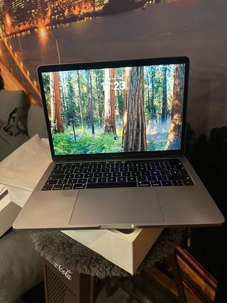 MacBook Pro 13" Touch Bar Gris