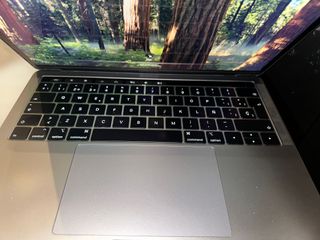 MacBook Pro 13" Touch Bar Gris