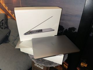MacBook Pro 13" Touch Bar Gris