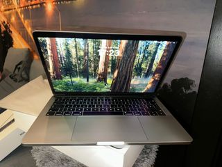MacBook Pro 13" Touch Bar Gris