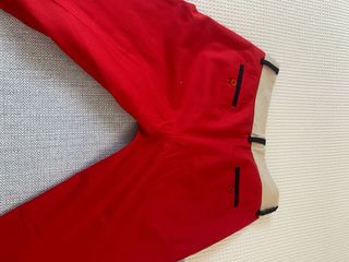 Pantalón Vilagallo rojo talla m precioso