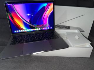 MacBook Pro 13" Touch Bar Plata