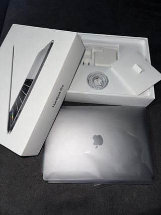MacBook Pro 13" Touch Bar Plata