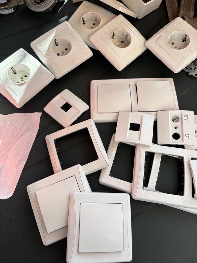 Marcos, interruptores y enchufes