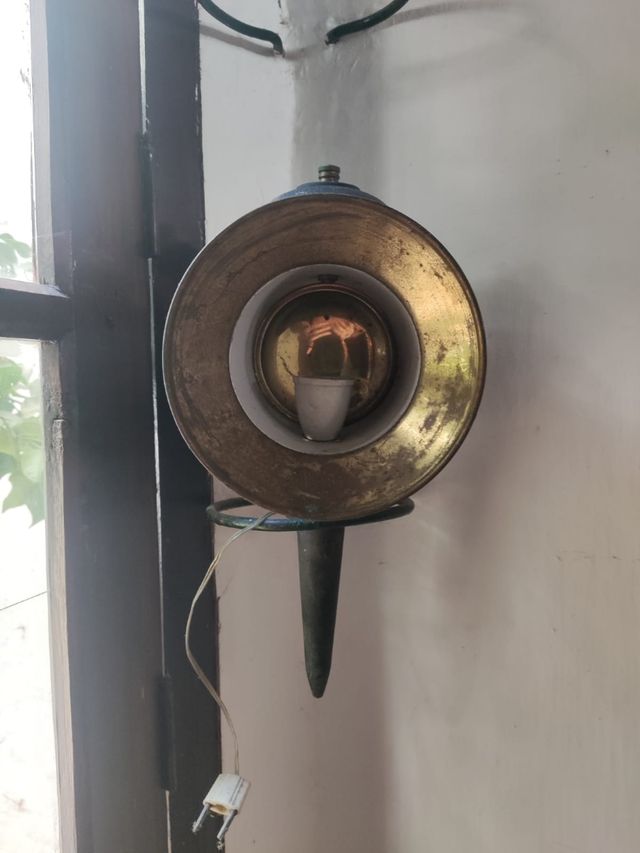 Farol antiguo de bronce?? Recogee