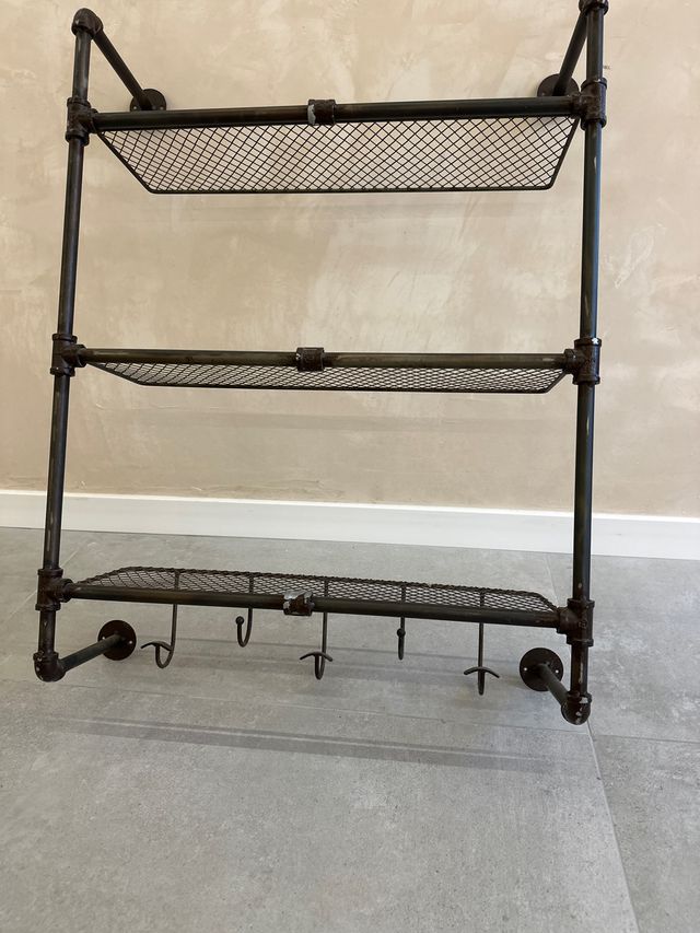 Estantería industrial metálica