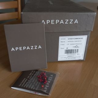 Infradito Apepazza di camoscio rosso con perline