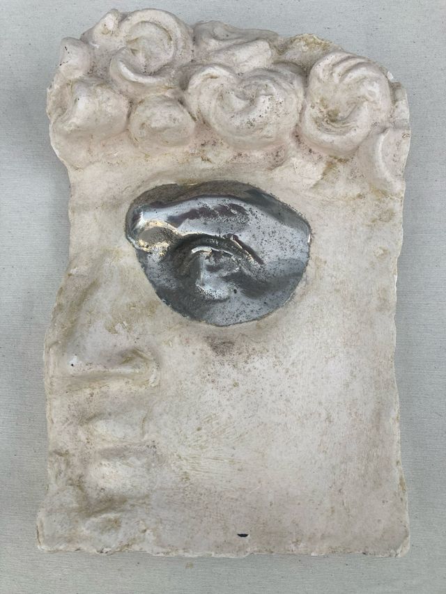 Escultura ojo griego Silvia Stein