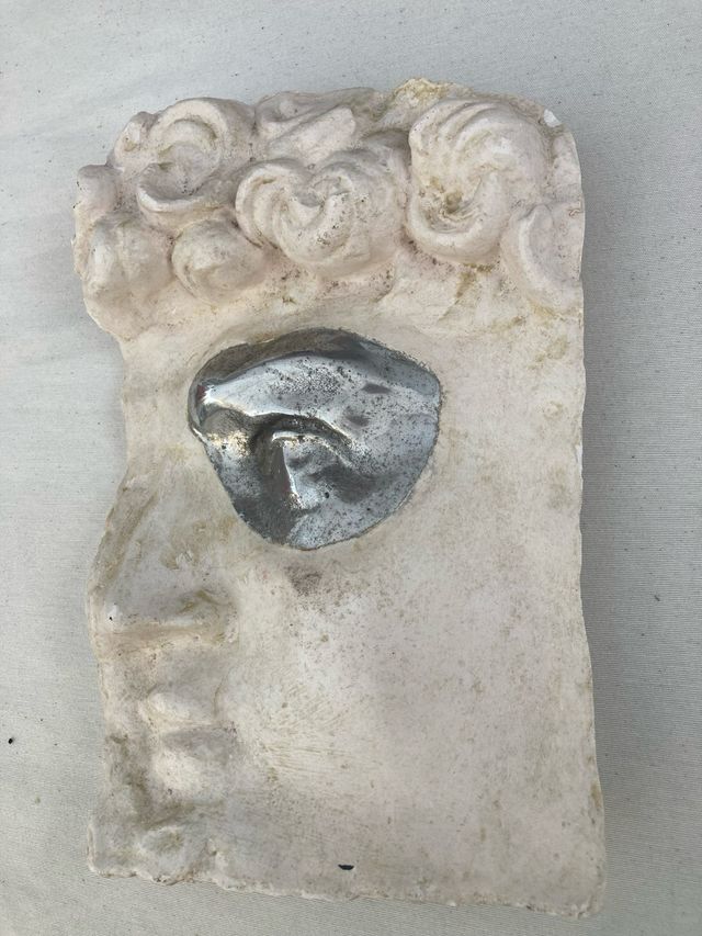 Escultura ojo griego Silvia Stein