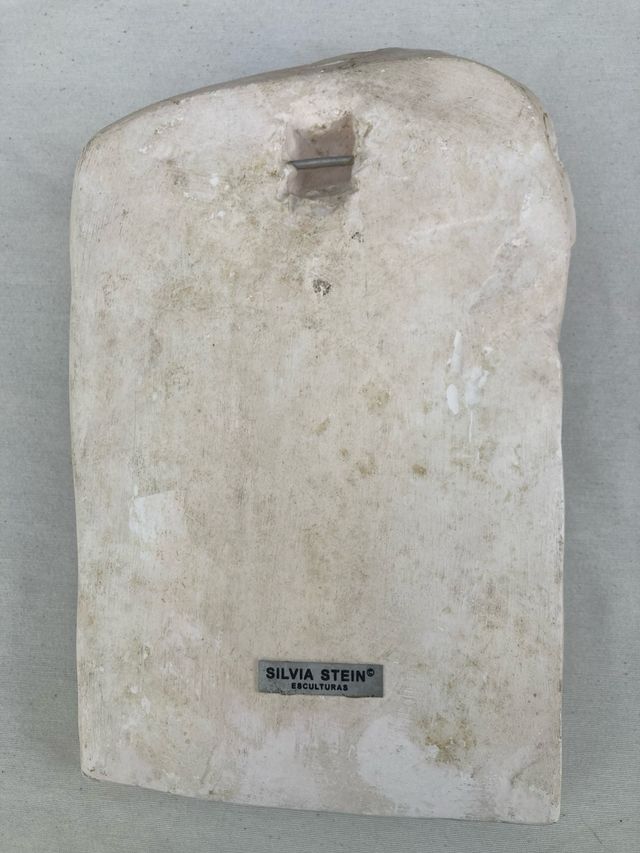 Escultura ojo griego Silvia Stein