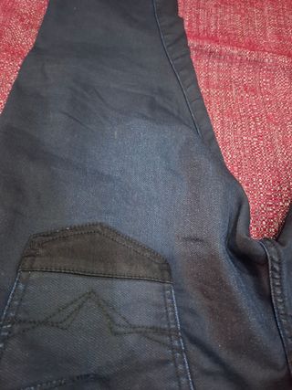 Vaqueros Guess negros