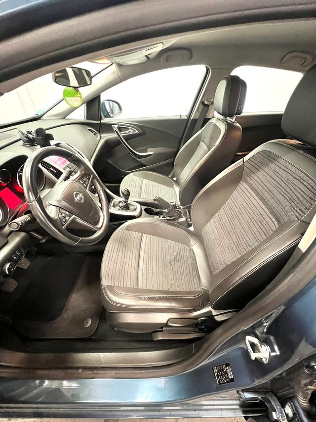 Opel Astra 2014