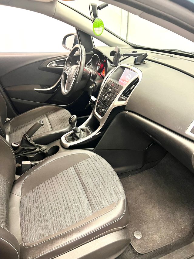 Opel Astra 2014