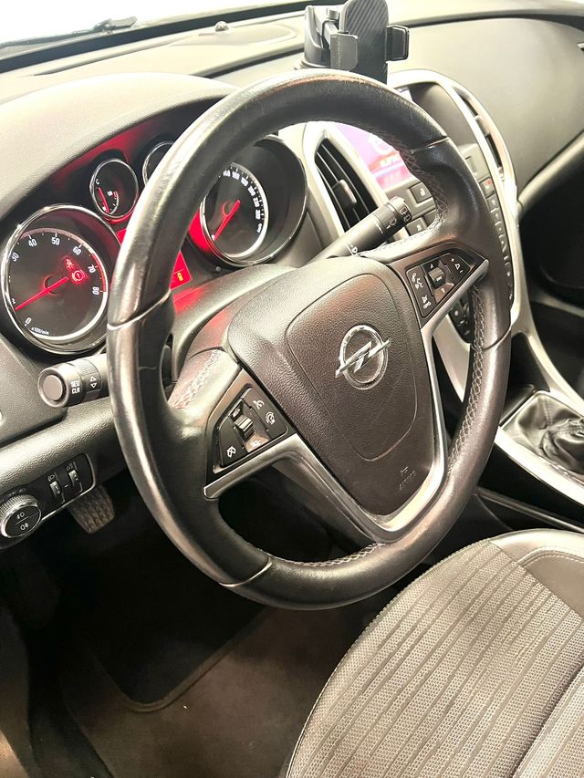 Opel Astra 2014