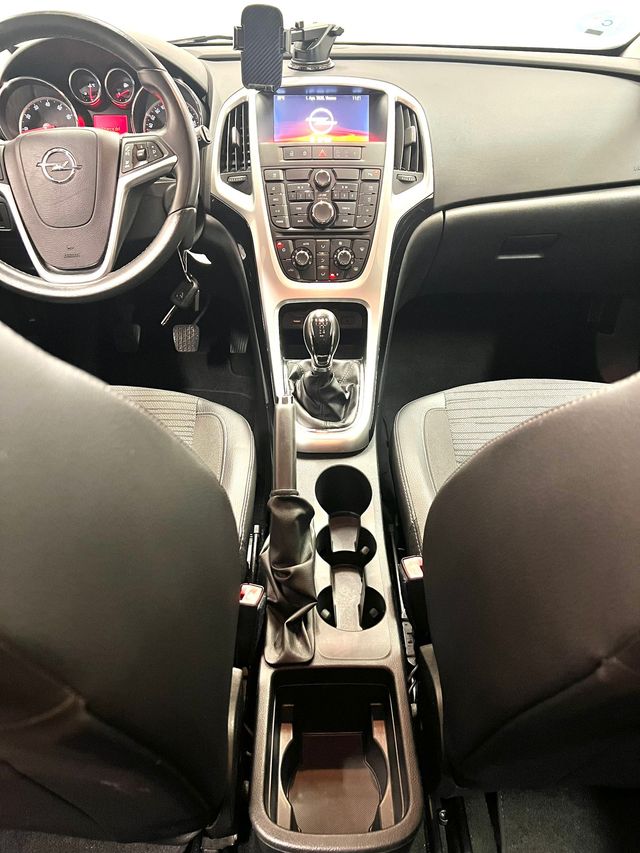 Opel Astra 2014