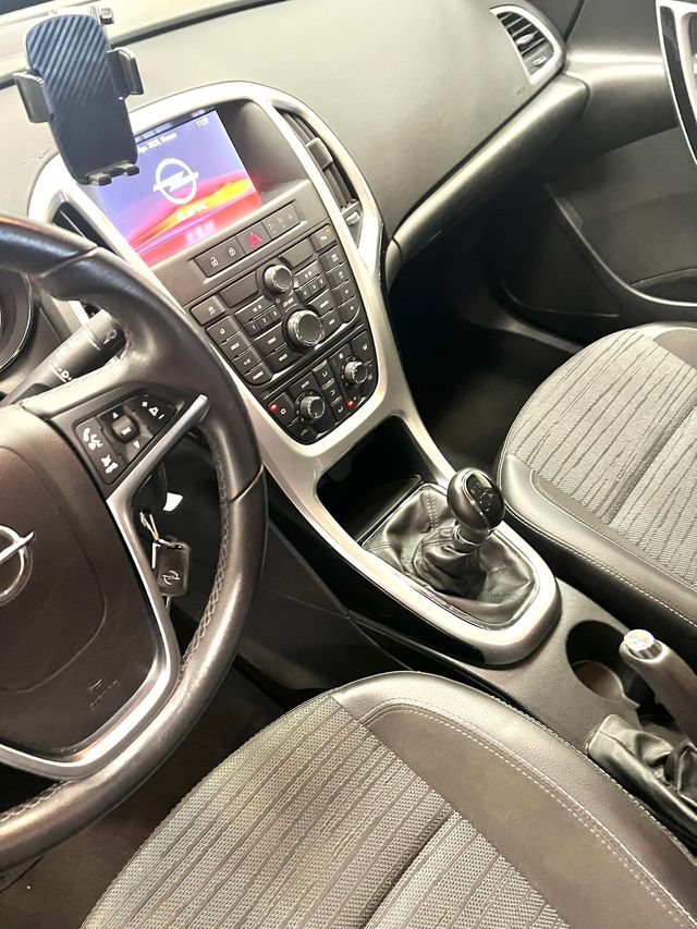 Opel Astra 2014