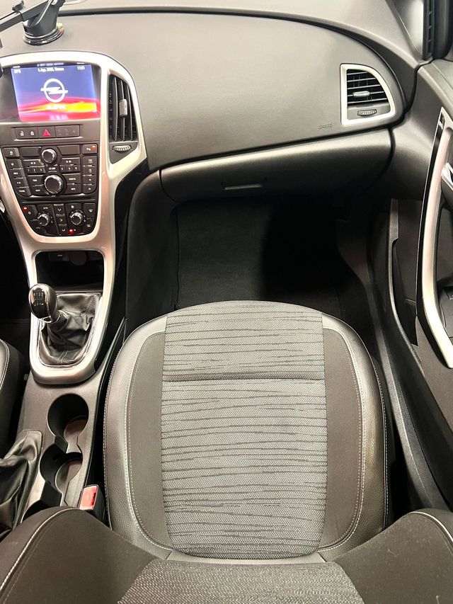Opel Astra 2014
