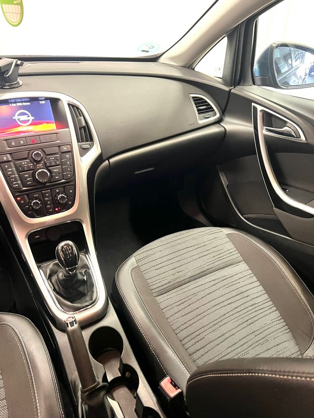 Opel Astra 2014