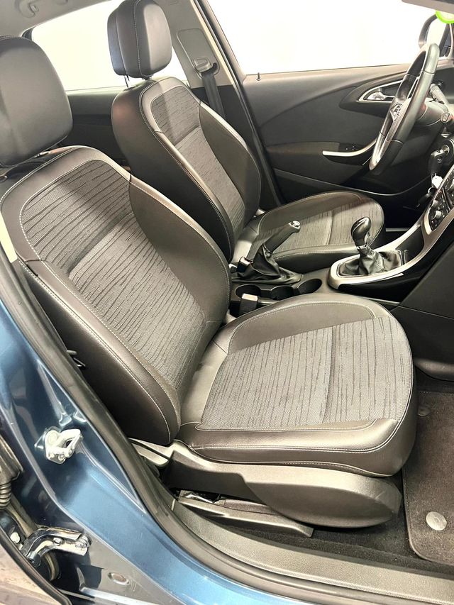 Opel Astra 2014
