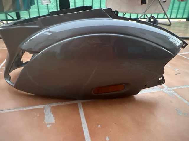 Plastico Piaggio Zip trasero gris